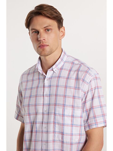 TUDORS Erkek Regular Fit Klasik Kesim %100 Pamuk Keten Doku Tek Cepli Kareli Kısa Kollu Düğmeli Yaka Gömlek - S000520366-20045