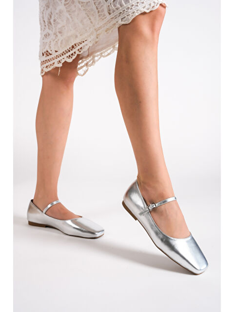 Capone Outfitters Küt Burunlu Bantlı Kadın Babet - S000096068-18105