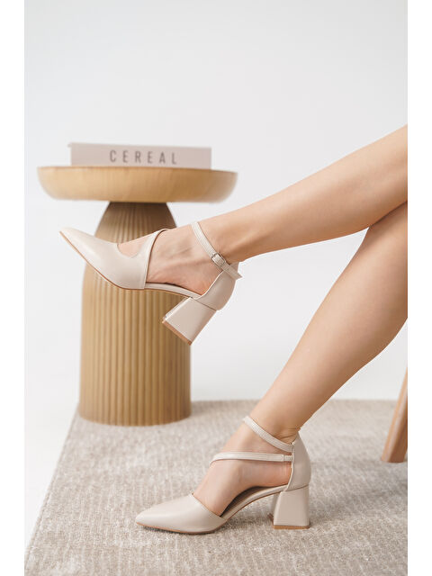 Daxtors Santa Günlük Ortopedik Klasik Topuklu Kadın Ayakkabı - S000365400-25638