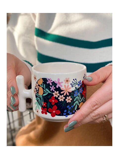 Bikutumutluluk Mutlu Kadına Lacivert Çiçekli Hediye Kupa Fincan - S000180516-23173