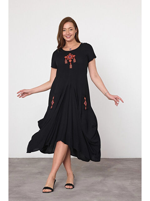 Hazelin Kadın Siyah Nakış Detaylı Cepli Şalvar Elbise HZL25S-VM10361 - S000404114-19351