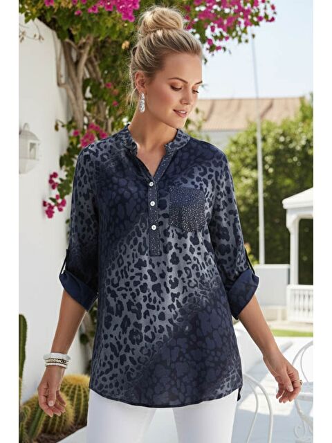 Chiccy İtalyan Lacivert Hakim Yaka Düğmeli 3/4 Kol Desenli Pullu Cepli Casual Viskon Bluz 75 60 - S000508020-21164