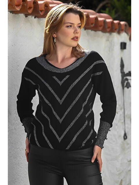 Chiccy Siyah V Yaka Manşetli Kollu Düğmeli Simli Casual Triko Kazak 65 60 - S000469063-19351