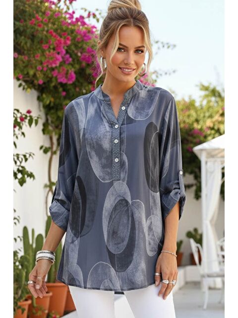 Chiccy İtalyan İndigo Hakim Yaka Düğmeli 3/4 Kol Geometrik Desenli Pullu Cepli Casual Viskon Bluz 75 60 - S000508019-23093