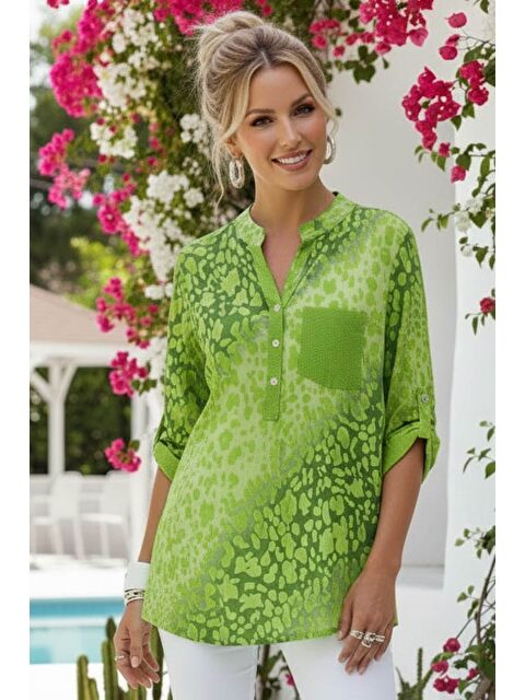 Chiccy İtalyan Fıstık Yeşili Hakim Yaka Düğmeli 3/4 Kol Desenli Pullu Cepli Casual Viskon Bluz 75 60 - S000508020-19972