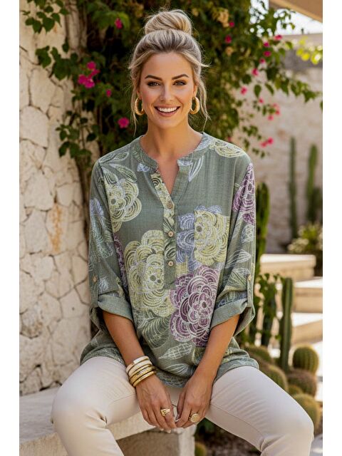 Chiccy İtalyan Haki Hakim Yaka Düğmeli 3/4 Kol Çiçekli Cepli Casual Keten Görünümlü Dokuma Bluz 75 65 - S000508021-18547