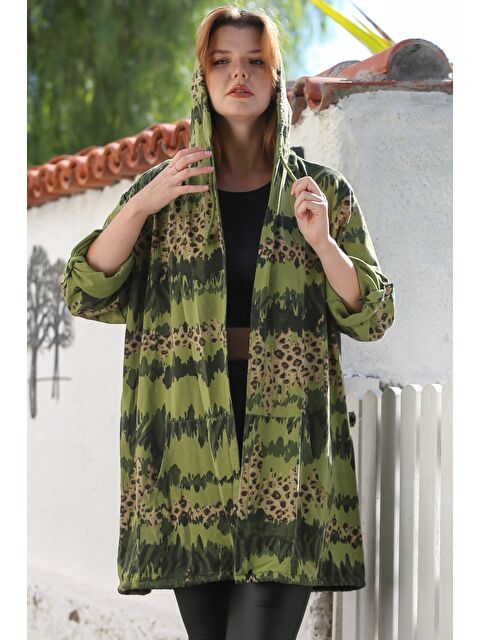 Chiccy İtalyan Fıstık Yeşili Kapüşonlu Düğmeli Uzun Kollu Leopar Desen Cepli İnce Casual Dokuma Ceket 88 72 - S000469105-19972