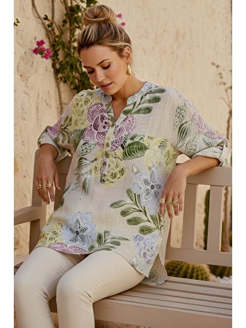 Chiccy İtalyan Bej Hakim Yaka Düğmeli 3/4 Kol Çiçekli Cepli Casual Keten Görünümlü Dokuma Bluz 75 65 - S000508021-19928