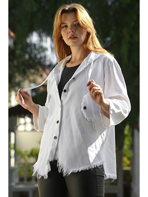 Chiccy Beyaz Kapüşonlu Uzun Kol File Detaylı Etek Ucu Püskül Kesimli Casual Gabardin Dokuma Ceket 64 65 - S000469108-20063