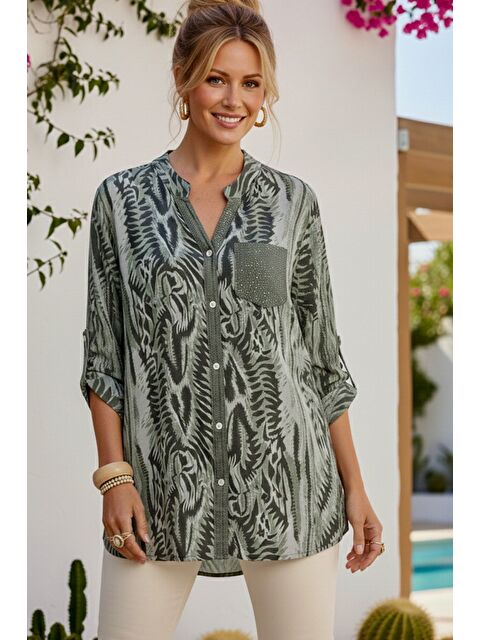 Chiccy İtalyan Haki Hakim Yaka Düğmeli 3/4 Kol Desenli Pullu Cepli Casual Viskon Dokuma Bluz 77 65 - S000508023-18547