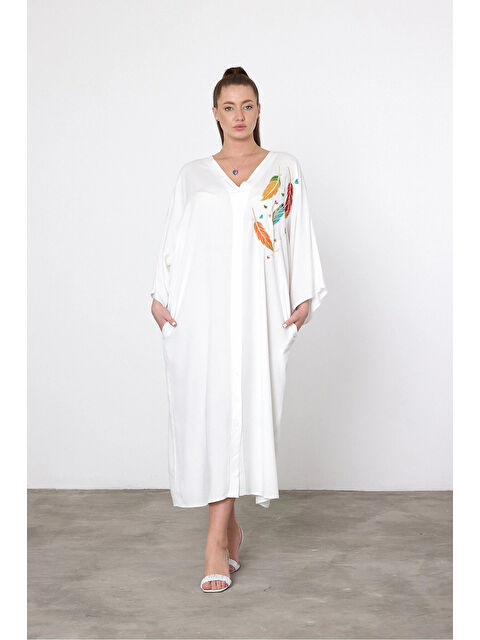 Hazelin Kadın Beyaz V Yaka Nakış Detaylı Büyük Beden Gömlek Elbise HZL25S-VM10421 - S000404119-20063