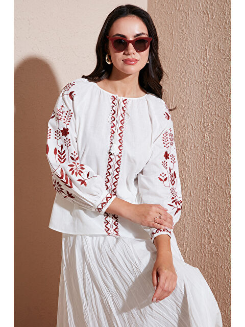 Lela Pamuklu Regular Fit Balon Kol Nakış İşlemeli Kadın Bluz 6110936 - S000363949-20015