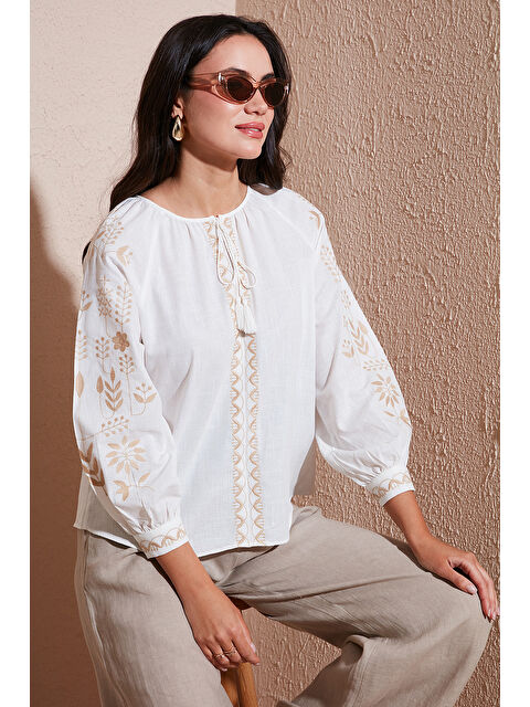 Lela Pamuklu Regular Fit Balon Kol Nakış İşlemeli Kadın Bluz 6110936 - S000363949-6413