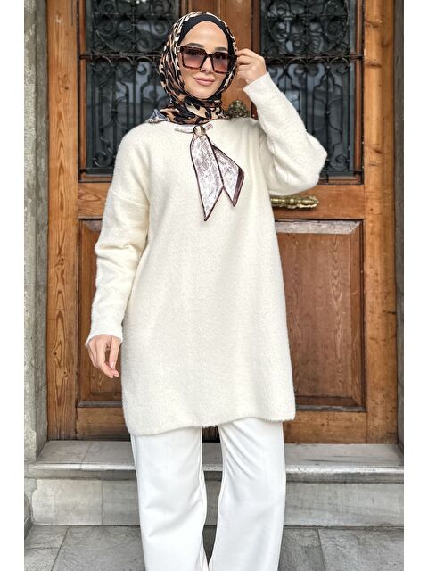 Julude Gülseli Bisiklet Yaka Fular Ve Broş Detaylı Tesettür Triko Tunik - S000491634-19966