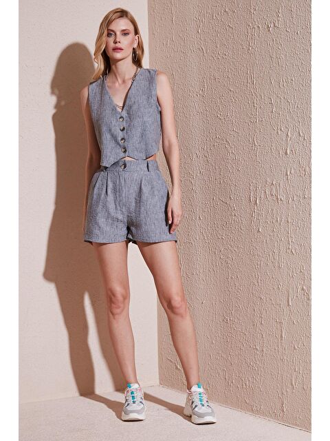 Lela Flamlı Regular Fit V Yaka Yelekli Şortlu Kadın Takım 67045802S4 - S000216883-20600