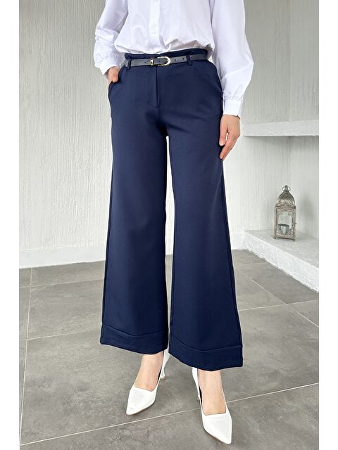 Julude Kemer Aksesuarlı Paça Katlama Detaylı Tesettür Kumaş Pantolon