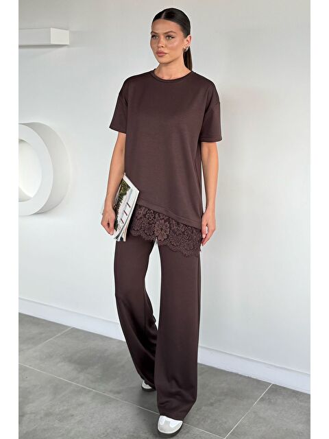 Gülseli Kadın Asimetrik Kesim Dantel Detaylı Bluz Bel Lastikli Pantolon İkili Takım