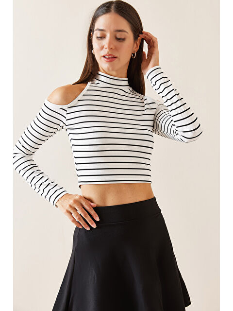 Xhan Beyaz Bisiklet Yaka Omuz Dekolteli Çizgili Bluz 5YXK2-48931-01 - S000272325-20063