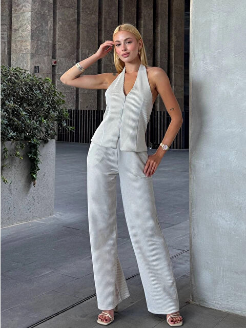 Hazelin Kadın Bej Çizgili Önü Fermuarlı Bluz Pantolon İkili Takım HZL25S-ZK13691