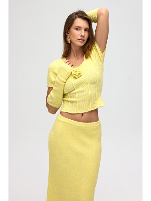 Mai Collection Lumi Gül Detay Sarı Crop Etek Triko Takım - S000513546-20072
