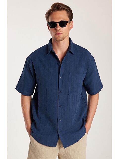 TUDORS Erkek Relax Fit Premium Seri Pamuklu Keten Kısa Kollu Cepli Spor Yaka İndigo Gömlek - S000520376-23093