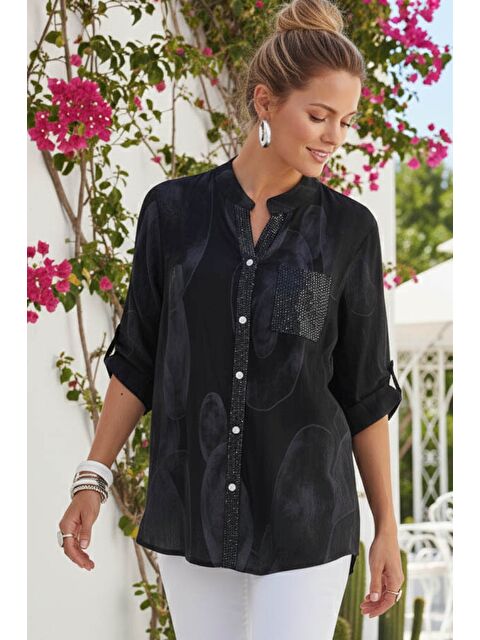 Chiccy İtalyan Siyah Hakim Yaka Düğmeli 3/4 Kol Geometrik Desenli Pullu Cepli Casual Viskon Bluz 75 65 - S000508018-19351