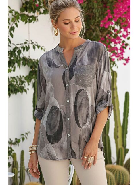 Chiccy İtalyan Vizon Hakim Yaka Düğmeli 3/4 Kol Geometrik Desenli Pullu Cepli Casual Viskon Bluz 75 65 - S000508018-26429