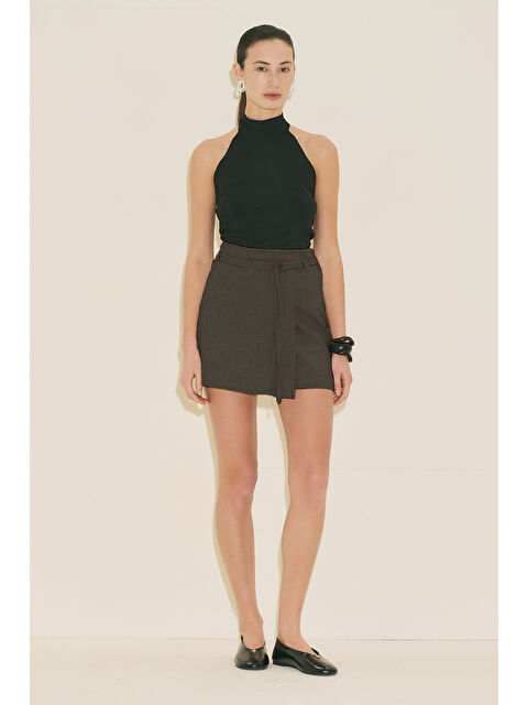 Manuka Kemer Detaylı Şort Etek Kahverengi