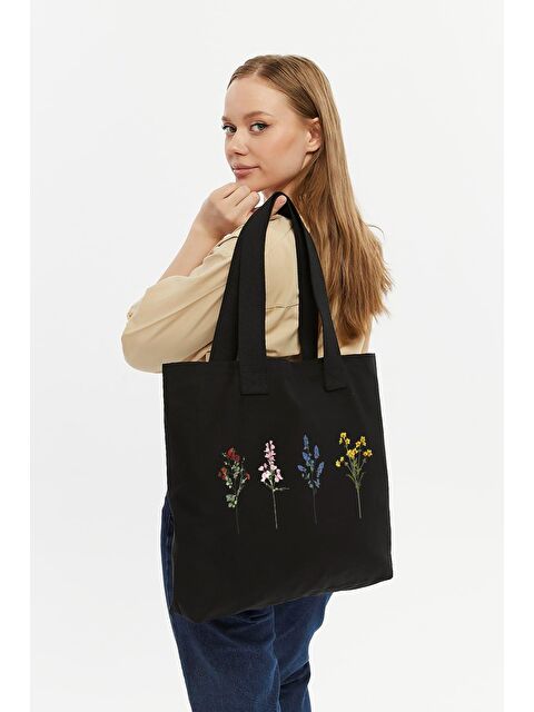 Bagg Siyah Kolon Saplı Renkli Çiçekler Baskılı Kanvas Yatay Çanta - S000217915-19351