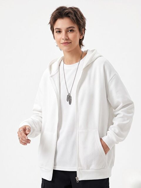 Trendseninle Beyaz Baskısız Kapüşon Detay Fermuarlı Mevsimlik Hırka