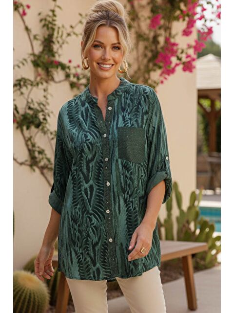 Chiccy İtalyan Yeşil Hakim Yaka Düğmeli 3/4 Kol Desenli Pullu Cepli Casual Viskon Dokuma Bluz 77 65 - S000508023-18194