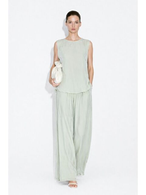 Mizalle Klasik İç Lux Mint Yeşili Bluz