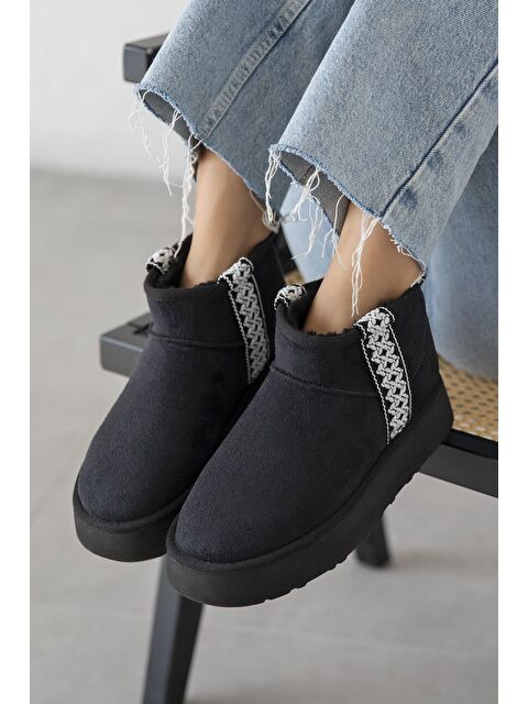 Straswans Rosso Kadın İçi Tüylü Kalın Taban Süet Yarım Bot Siyah - S000512857-19351