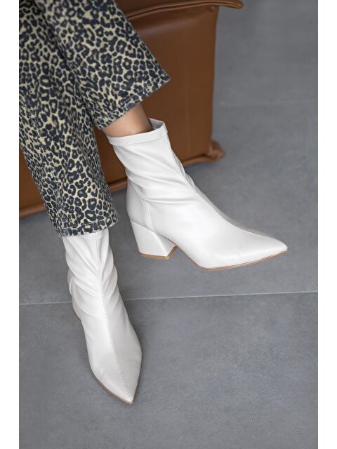 Straswans Garcia  Kadın  Streç Sivri Kalıp Deri Bot Bej - S000512920-19928