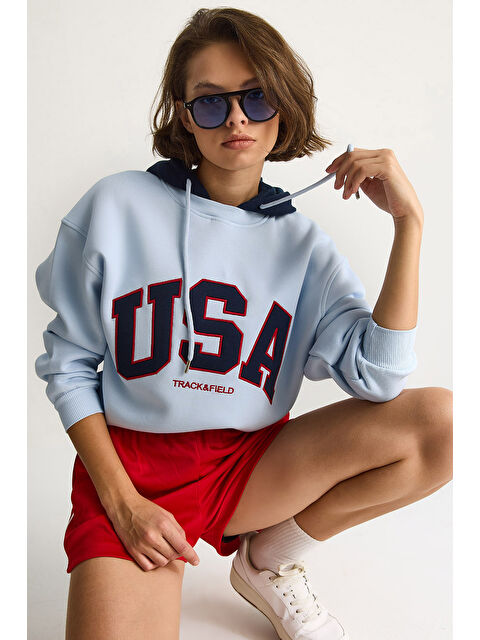 SHADE Kadın USA İşlemeli Şardonlu Kapüşonlu Salaş Sweatshirt - S000443366-3642