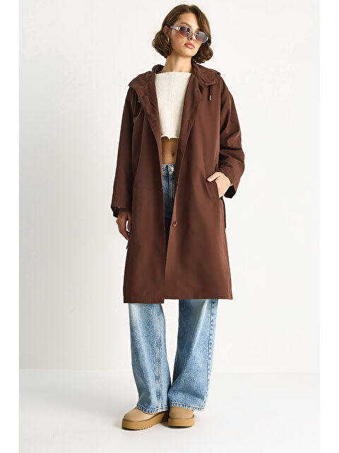 SHADE Kadın Kapüşonlu Astarlı Cep Detaylı Orta Boy Mevsimlik Trençkot - S000443399-28102