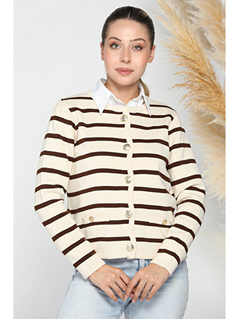 Gülseli Kadın Ön Düğmeli Çizgi Desenli Triko Hırka - S000300605-25636