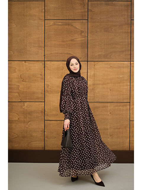 Locco Moda Kadın Kolları Büzgülü Bel Bağlamalı Puantiyeli Elbise Kahverengi - S000513584-19413