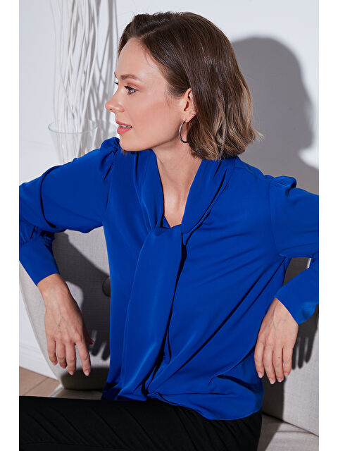 Lela Regular Fit Bağlama Detaylı V Yaka Kadın Gömlek 611GO0202 - S000265251-23710