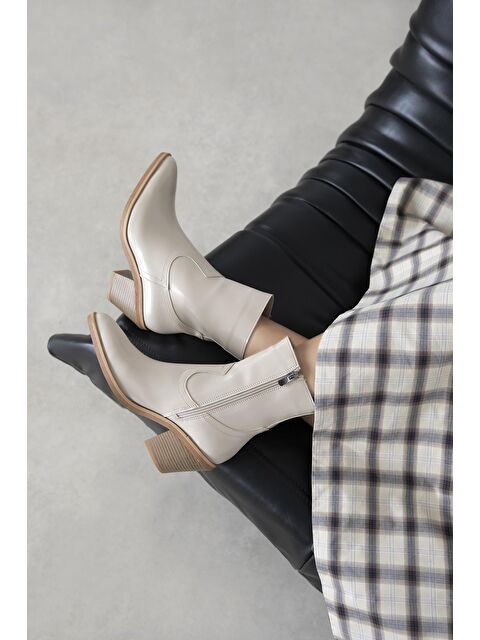 Straswans Jose Kadın Kırışık Deri Topuklu Bot Bej - S000512932-19928