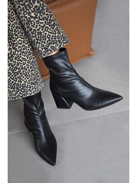 Straswans Garcia  Kadın  Streç Sivri Kalıp Deri Bot Siyah - S000512920-19351