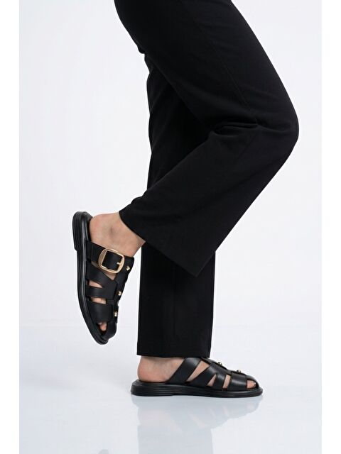 Ayakmod Siyah Yumuşak Tabanlı Önü Kapalı Kadın Terlik 322224 Z