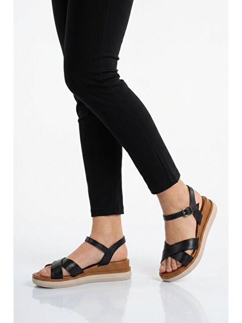 Ayakmod Siyah Hafif Yumuşak Tabanlı Kadın Sandalet 335332 Z
