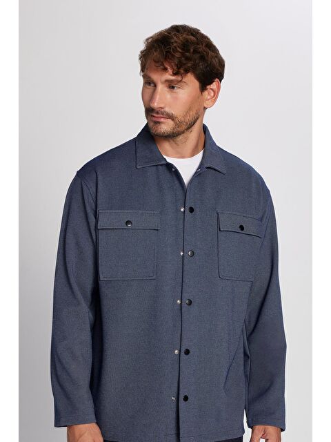 TUDORS Erkek Relax Fit Rahat Kesim Çift Cepli Örme Lacivert Apaş Yaka Gömlek - S000350387-21164