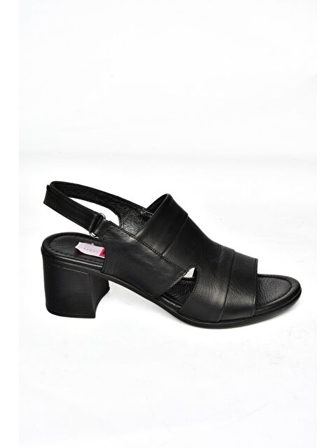 Fox Shoes P5554523 Siyah Kadın Sandalet - S000152418-19351