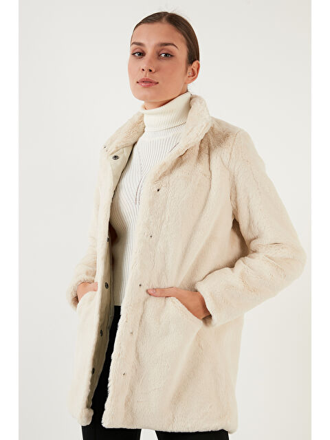 Only Regular Fit Dik Yaka Cepli Yumuşak Dokulu Suni Kürk Onlvida Kadın Mont 15164600 - S000296362-25636