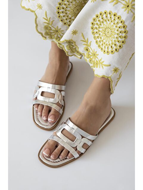 Straswans Baye Kadın  Günlük Deri Terlik Gümüş - S000512960-18105