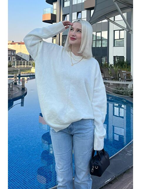 Madmext Ekru Bisiklet Yaka Oversize Triko Kazak - S000121180-19965