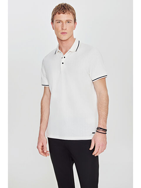 Altınyıldız Classics Erkek Ekru Pamuklu Slim Fit Dar Kesim Polo Yaka Jakarlı Esnek Tişört
