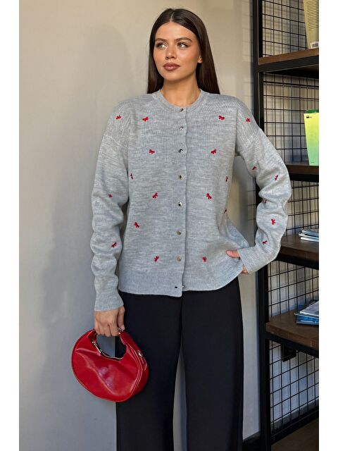 Gülseli Kadın Fiyonk Nakışlı Triko Hırka - S000449255-20600